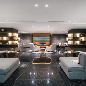 Hotel Paradox, Vancouver